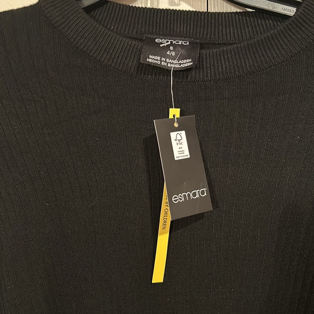 Esmara sz S (4/6). Black, Ribbed, L Sleeve, Crew neck Sweater.  Open Side Hem - Picture 3 of 9